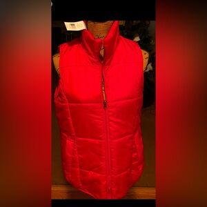 Red Rio Essential Vest
Women Size large 
Original price $50
New